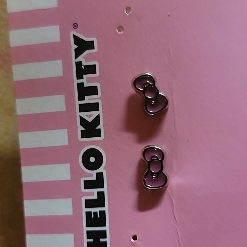 Hello kitty bow earrings